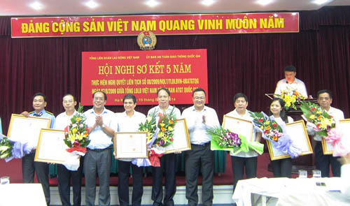 Những người trẻ hết lòng vì cuộc sống cộng đồng